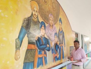 Read more about the article 300 ਤੋਂ ਵਧੇਰੇ ਸਰਕਾਰੀ ਸਕੂਲਾਂ ਦੀਆਂ ਕੰਧਾਂ ਚਿੱਤਰਕਾਰੀ ਨਾਲ ਸਜਾ ਚੁੱਕਾ ਹੈ ਕਲਾ ਦਾ ਧਨੀ ਨੌਜਵਾਨ ਮਨੀ