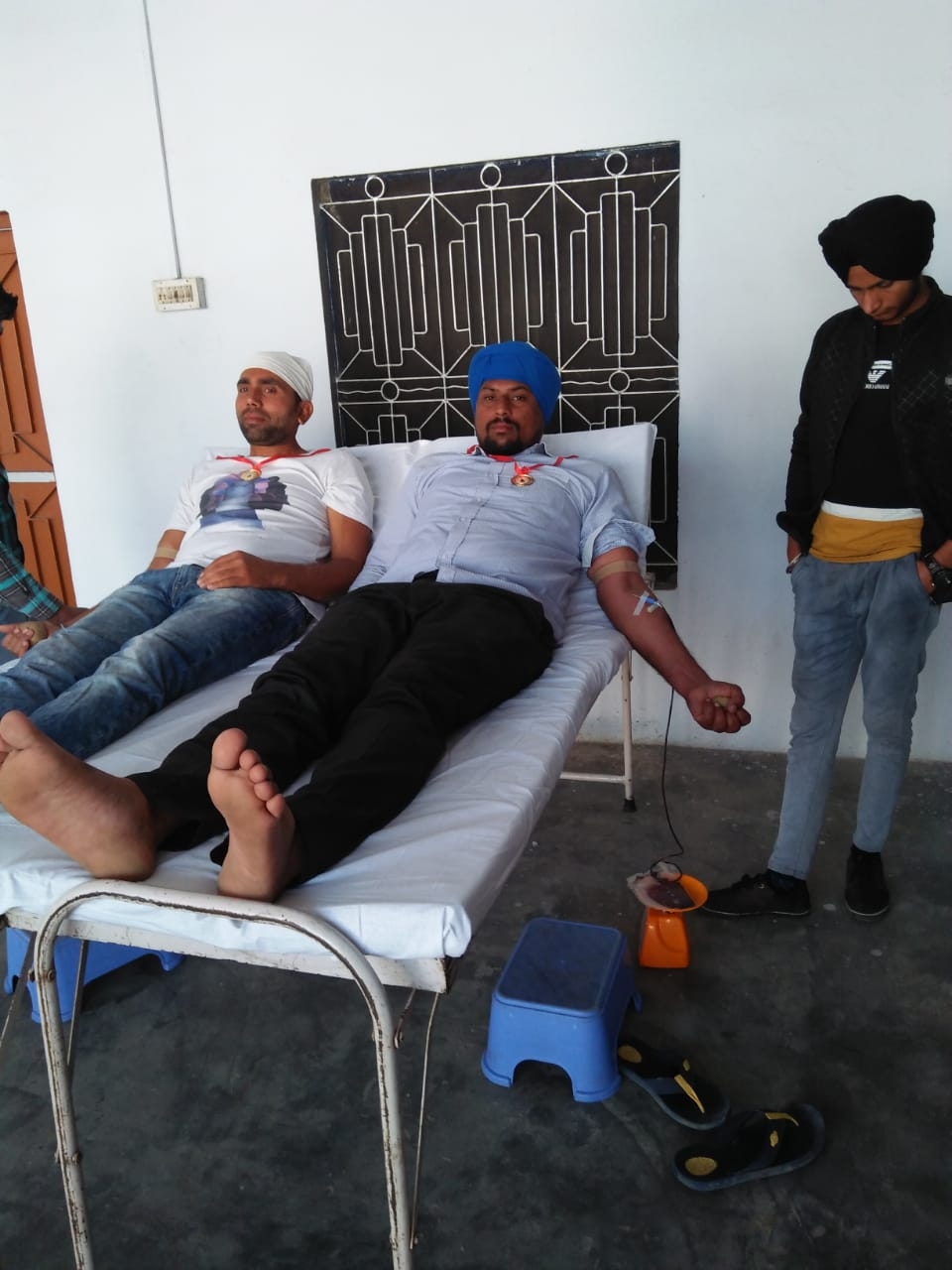 Read more about the article ਪਿੰਡ ਧੁੱਗਾ ਵਿਖੇ 6 ਪਿੰਡਾਂ ਦੇ ਨੌਜਵਾਨਾਂ ਨੇ ਕੀਤਾ 21 ਯੂਨਿਟ ਖੂਨਦਾਨ